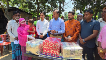 এতিম শিশু মুসলিমার পাশে দাঁড়ালেন প্রধানমন্ত্রী