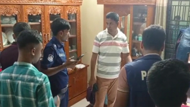 এক ঘরে শিশুর রক্তাক্ত মরদেহ, আরেক ঘরে ঝুলছিলেন অন্তঃসত্ত্বা মা