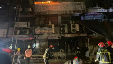 এক ঘণ্টার ব্যবধানে রাজধানীর দুই স্থানে আগুন