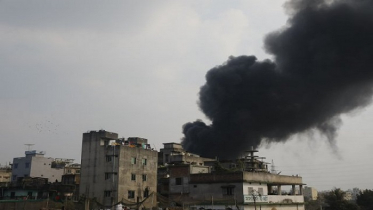 ইসলামবাগে বহতল ভবনে আগুন, নিয়ন্ত্রণে ১১ ইউনিট