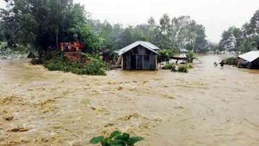 বন্যা পরিস্থিতির অবনতির আশঙ্কা এগারো জেলায়