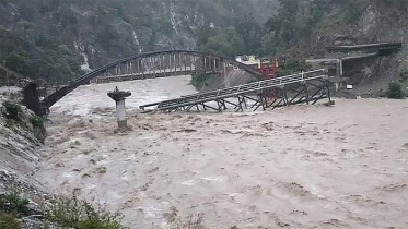 ভারত ও নেপালে বন্যা, ভূমিধসে মৃত্যু দেড়শ` ছাড়িয়েছে 