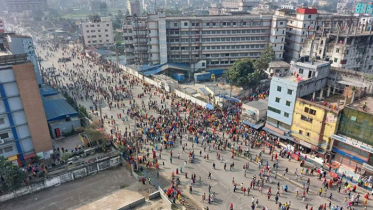 সিটি করপোরেশনের গাড়িচাপায় নারী শ্রমিকের মৃত্যু, মহাসড়ক অবরোধ