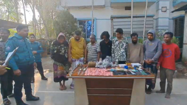 গাজীপুরে যৌথবাহিনীর অভিযানে নারীসহ গ্রেপ্তার ৮ গাজীপুরে যৌথবাহিনীর অভিযানে নারীসহ গ্রেপ্তার ৮