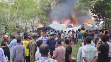 গাজীপুরে গার্মেন্টসের গোডাউনে আগুন, নিয়ন্ত্রণে ৮ ইউনিট গাজীপুরে গার্মেন্টসের গোডাউনে আগুন, নিয়ন্ত্রণে ৮ ইউনিট
