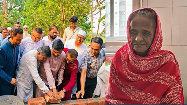 শাহবাগের সেই অসহায় গোলাপিকে নতুন বাড়ি দিলেন প্রধানমন্ত্রী