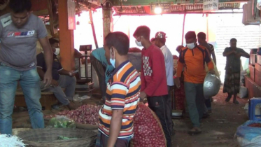 লকডাউনের খবরে হিলিতে দ্রব্যমূল্যের উর্ধগতি 