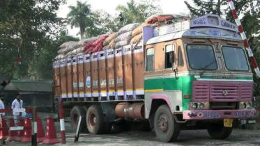 হিলির পাইকারী বাজারে কমেছে পেঁয়াজের দাম