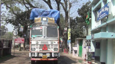 হিলি স্থলবন্দর দিয়ে ছোলা ও ডাল আমদানি শুরু