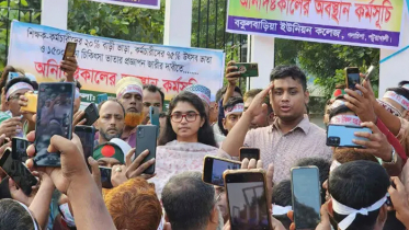 আন্দোলনরত শিক্ষকদের খোঁজ নিতে শহীদ মিনারে হাসনাত-জারা