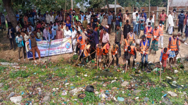 হাওরে যাচ্ছে শত শত টন পলিথিন, তাৎক্ষনিক ব্যবস্থা নিলেন এমপি হাওরে যাচ্ছে শত শত টন পলিথিন, তাৎক্ষনিক ব্যবস্থা নিলেন এমপি