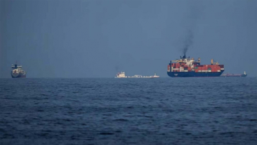 হরমুজ প্রণালীতে জাহাজ চলাচলে শর্ত দিয়ে নতুন প্রস্তাব ইরানের