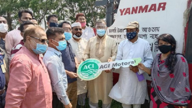 কম্বাইন্ড হার্ভেস্টার যন্ত্র বিতরণ ও বোরোধান কাটা উদ্বোধন 