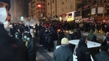 বিক্ষোভে প্রায় ২ হাজার মানুষের প্রাণহানি হয়েছে: ইরানি কর্মকর্তা