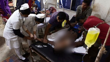 বিষাক্ত মদ পানে ভারতে ৩৪ জনের মৃত্যু