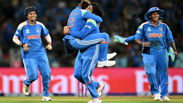 প্রথমবার বিশ্বকাপের শিরোপা জিতল ভারতের মেয়েরা