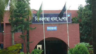 নৈশপ্রহরীকে হত্যার পর ব্যাটারির দোকানে ডাকাতি