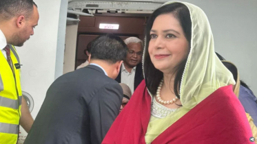 অসুস্থ মাকে দেখতে হাসপাতালে যাচ্ছেন জোবাইদা রহমান