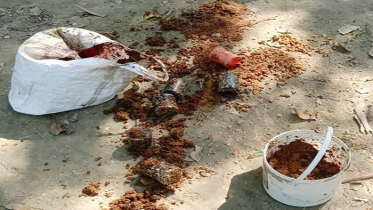 যশোরে কবরস্থান থেকে ৬টি অবিস্ফোরিত ককটেল উদ্ধার যশোরে কবরস্থান থেকে ৬টি অবিস্ফোরিত ককটেল উদ্ধার