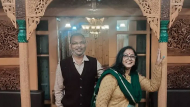 আসতে দেখেই কলেমা পাঠ, প্রাণে বেঁচে যান অধ্যাপক দেবাশিস
