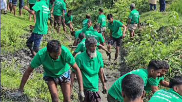কিশোরগঞ্জে স্বেচ্ছাশ্রমে দেড় কিলোমিটার খাল খনন