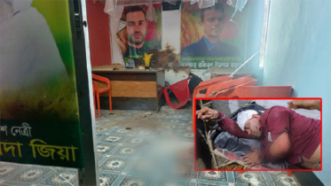 খুলনায় বিএনপি অফিসে বোমা হামলা, গুলিতে নিহত ১