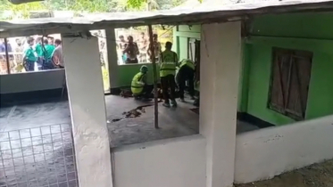 খুলনায় মসজিদের বারান্দায় দিনমজুরের গলাকাটা মরদেহ উদ্ধার