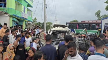 কিশোরগঞ্জে বাস-পিকআপ মুখোমুখি সংঘর্ষ, নিহত ৩ কিশোরগঞ্জে বাস-পিকআপ মুখোমুখি সংঘর্ষ, নিহত ৩
