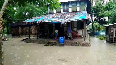 কুয়াকাটায় উচ্চ জোয়ারে নিম্নাঞ্চল প্লাবিত, অব্যাহত ভারী বৃষ্টিপাত