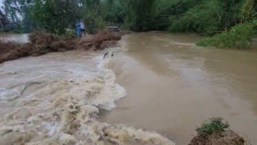 কুলাউড়ায় পাহাড়ী ঢলে বাঁধ ভেঙ্গে জনপদ প্লাবিত