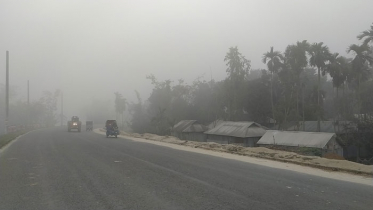 দুপুরেও কুড়িগ্রামে মিলছে না সূর্যের দেখা