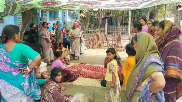 রেললাইনের পাশে মোবাইলে কথা বলছিলেন নারী, ট্রেনের ধাক্কায় নিহত