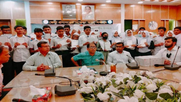 প্রধানমন্ত্রীর উপহারের ট্যাব পেল লক্ষ্মীপুরের ১০২৬ শিক্ষার্থী