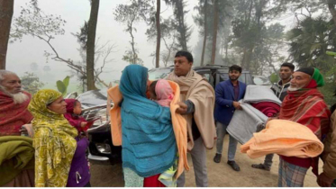 শীতার্তদের দ্বারে দ্বারে সেবা পৌঁছে দিচ্ছেন লক্ষ্মীপুরের মেয়র