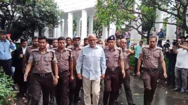 শাপলা চত্বর হত্যাযজ্ঞে গ্রেপ্তার দেখিয়ে লতিফ সিদ্দিকীকে কারাগারে প্রেরণ শাপলা চত্বর হত্যাযজ্ঞে গ্রেপ্তার দেখিয়ে লতিফ সিদ্দিকীকে কারাগারে প্রেরণ