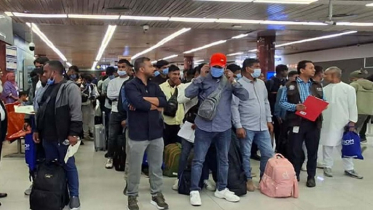 লিবিয়া থেকে দেশে ফিরলেন ১৭৪ জন বাংলাদেশি