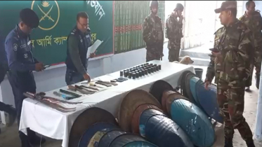 মাদারীপুরে সেনা অভিযানে বিপুল পরিমাণ দেশিয় অস্ত্র উদ্ধার