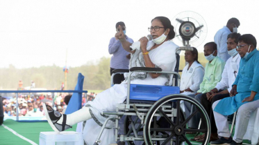 এক পায়ে বাংলা জয় করলেন মমতা