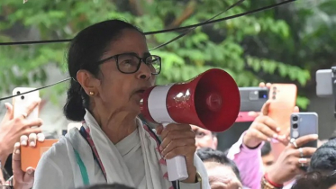 ‘বাংলাদেশের একটি খুনের’ব্যাপারে মন্তব্যের জেরে মমতার বিরুদ্ধে মামলা