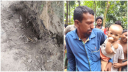 শিশুসন্তানকে জ্যান্ত কবর গিতে গর্ত খোঁড়ার অভিযোগ মায়ের বিরুদ্ধে