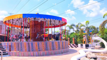 আরশিনগর ফিউচার পার্ক: উপরে বিদ্যুৎ সঞ্চালন লাইন নিচে খেলার রাইডার