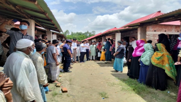 মিরসরাইয়ে ক্রয়কৃত ভূমিতে ভূমিহীনদের জন্য ঘর নির্মাণ