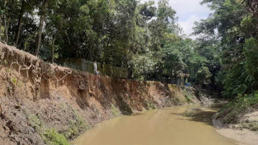 মিরসরাইয়ে খালে বিলীন সড়ক, দুর্ভোগে ৩ গ্রামের মানুষ