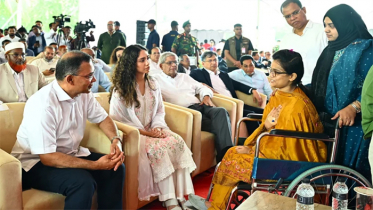জুলাই আহত যোদ্ধা মিতুর খোঁজ নিলেন প্রধানমন্ত্রী জুলাই আহত যোদ্ধা মিতুর খোঁজ নিলেন প্রধানমন্ত্রী