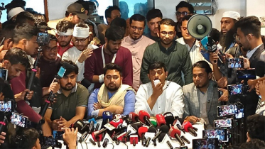 পুলিশের নীরবতায় একটি দল আচরণবিধি লঙ্ঘন করছে : নাহিদ ইসলাম পুলিশের নীরবতায় একটি দল আচরণবিধি লঙ্ঘন করছে : নাহিদ ইসলাম