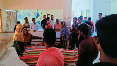 স্বামী পানিতে ডুবে যাচ্ছে দেখে স্ত্রী দেন ঝাঁপ, একসঙ্গে নব দম্পত্তির মৃত্যু স্বামী পানিতে ডুবে যাচ্ছে দেখে স্ত্রী দেন ঝাঁপ, একসঙ্গে নব দম্পত্তির মৃত্যু