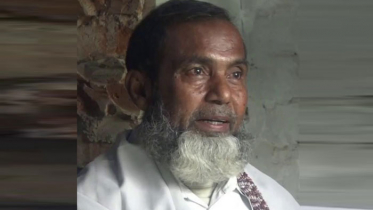 নওগাঁয় শিক্ষককে বিবস্ত্র করে নির্যাতন, মেলেনি প্রতিকার