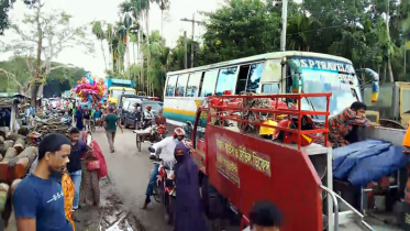 ১৯ ঘণ্টা পর নড়াইল মহাসড়কে যানবাহন চলাচল শুরু