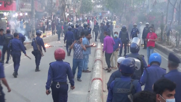 নারায়ণগঞ্জে ফের হকার-পুলিশ সংঘর্ষ, সাংবাদিকসহ আহত ২০