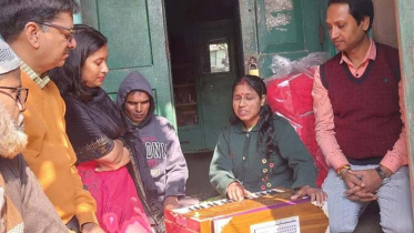 হারমোনিয়াম পেলেন জন্মান্ধ শিল্পী দম্পতি